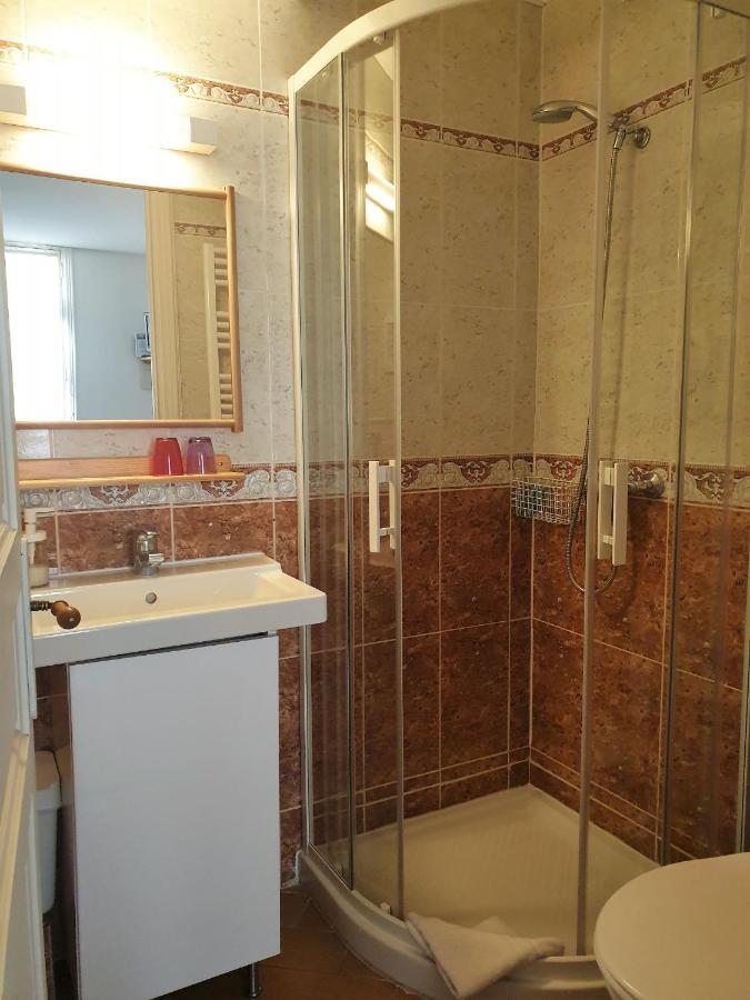 Chambres D'Hotes Et Gites- L'Abri Sous Roche Tautavel 外观 照片